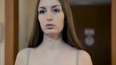 Момичето е купило вибратор и сега се бие български секс порно на пода